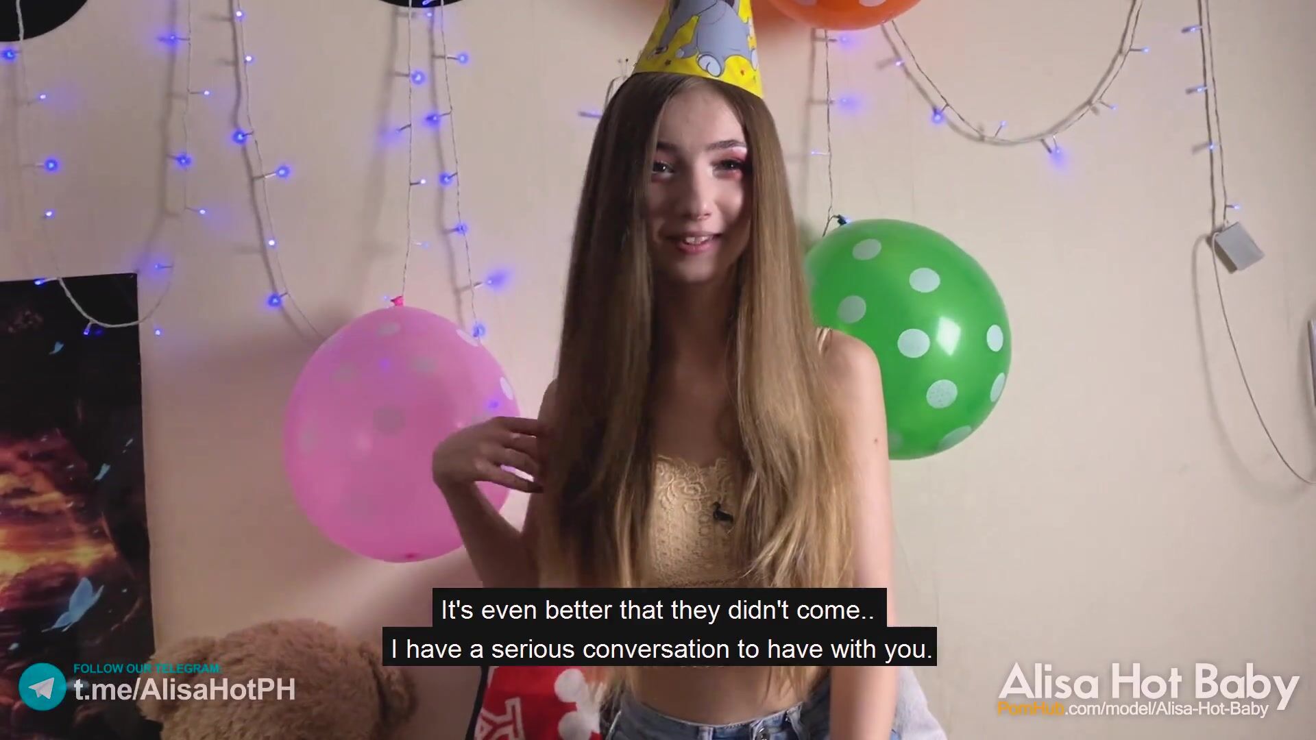 «Папочка, я знаю, что за айфон сосут, но ты можешь и трахнуть»: Алиса моя совсем взрослая стала
