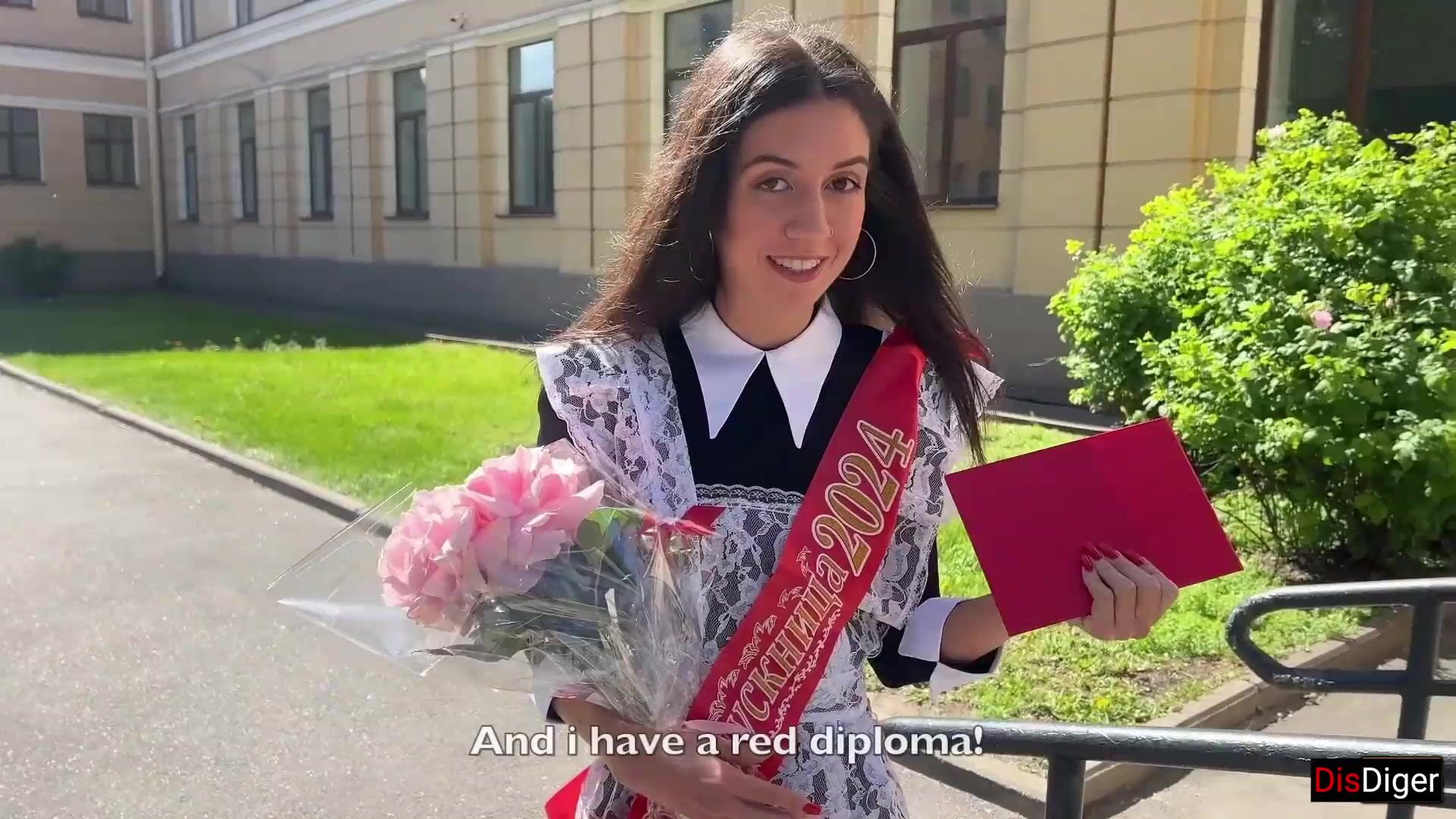 Выпускница Катя в школьной форме и белых колготках. Ебал кто таких?